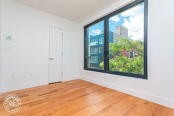 Rented by MySpaceNYC | media 4