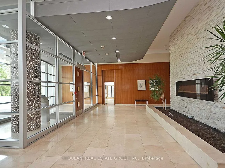 220 Burnhamthorpe Rd W #2201 — Photo 29