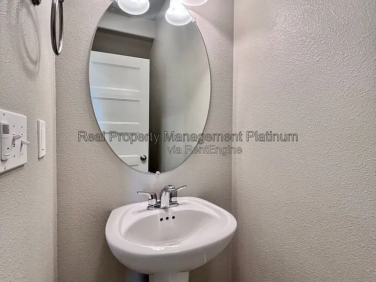 1502 N Reunion Way — Photo 17