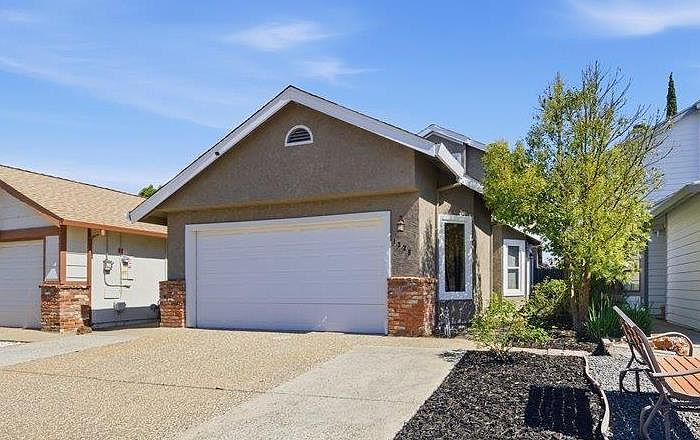 1st image of 1328 Hidalgo Cir