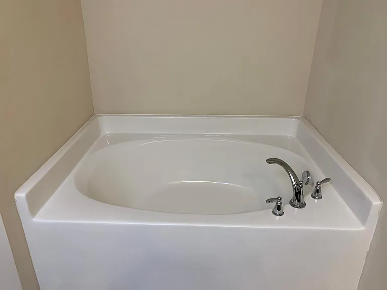 120 Greenfield Dr — Photo 21