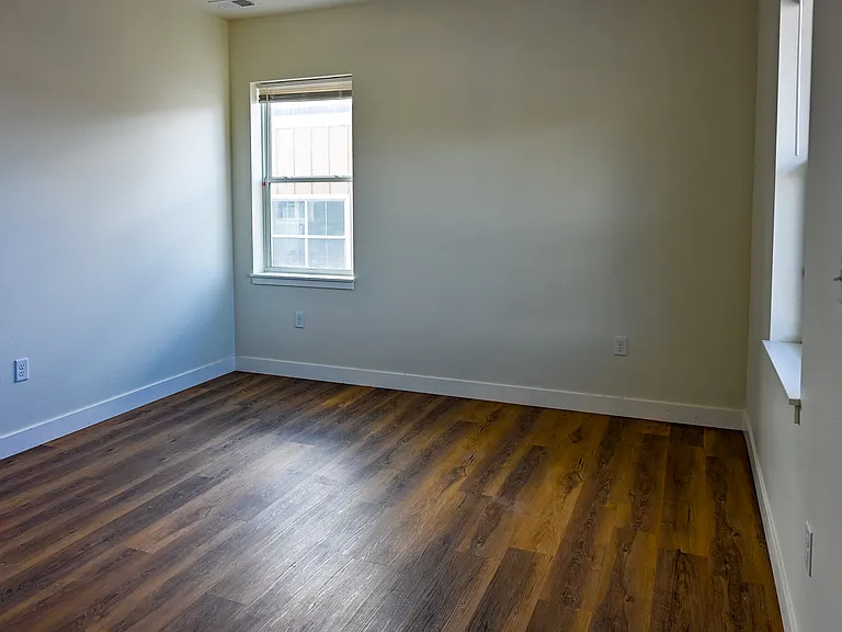 110 N Jefferson St #D — Photo 7