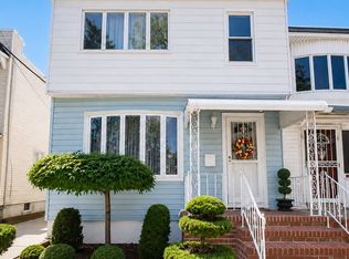 69-68 57th Dr, Flushing, NY 11378