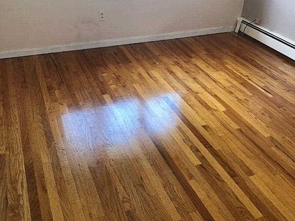 5th image of 138 Eagle St Floor 2