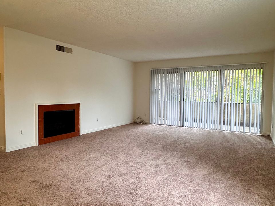 1st image of 4901 Whitsett Ave APT 203