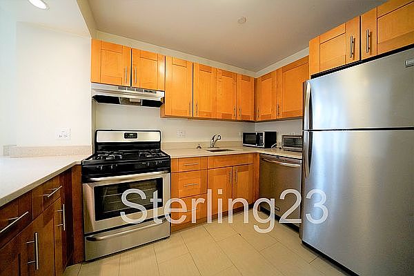 1st image of 25-50 Crescent St #B4