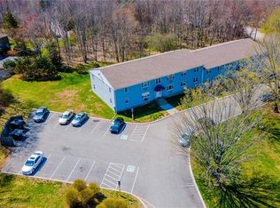 65 Horse Pond Rd APT B, Salem, CT 06420