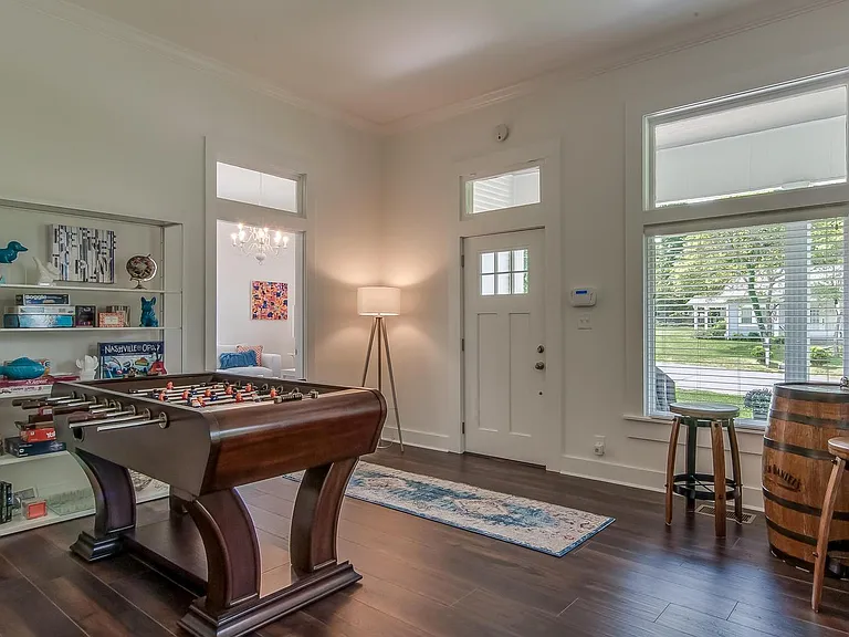 11 Waters Ave — Photo 3
