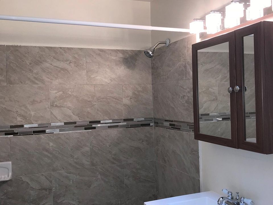 2nd image of 300 Main St #2