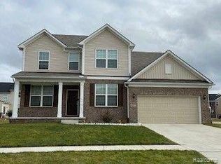 49499 Hummel Dr, Macomb, MI 48044