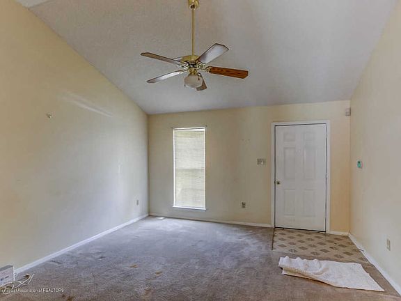 4th image of 7583 Lilly Dr