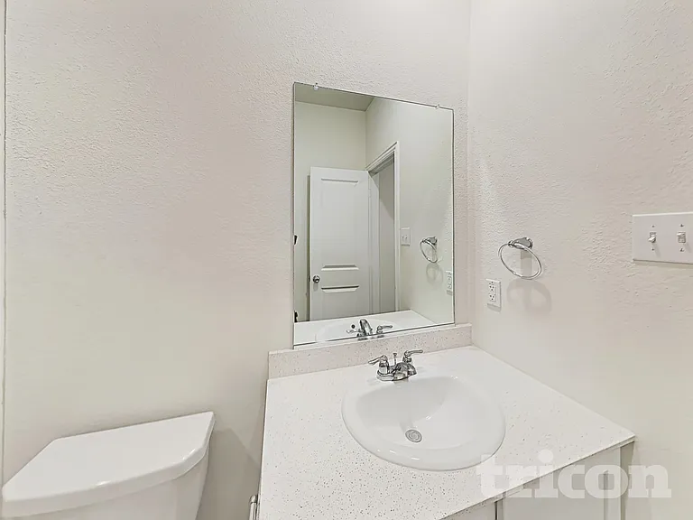 2401 Lalun Ln — Photo 18