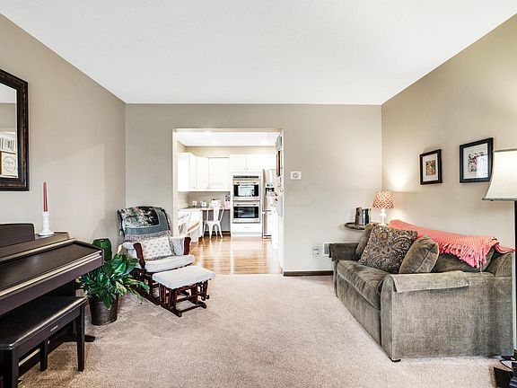 5th image of 4961 Vicksburg Ln