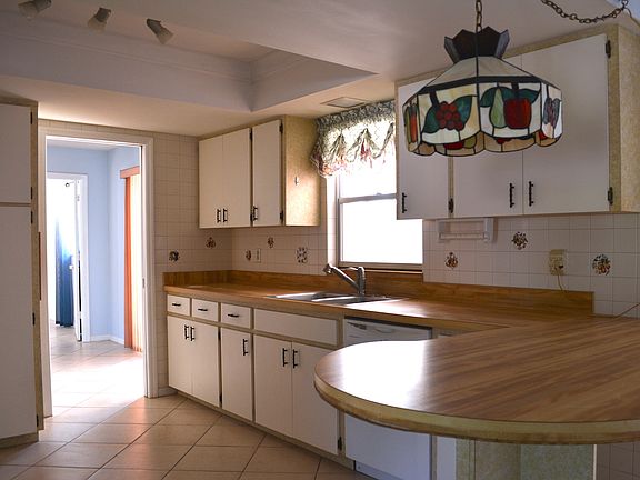 5th image of 5805 1st Avenue Dr W