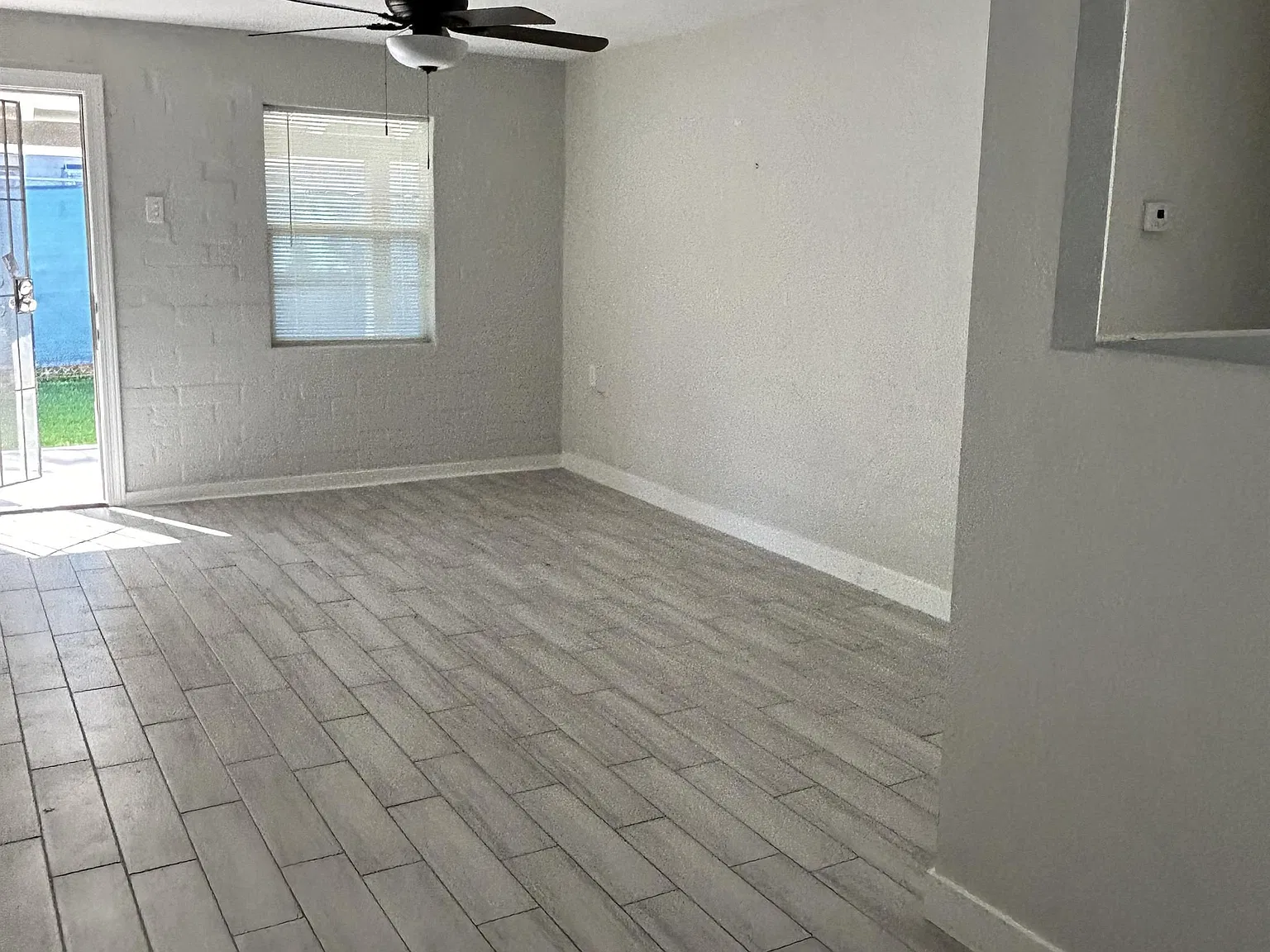 722 East Turney Avenue - 6 — Photo 2