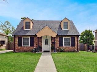 39 Chatham Dr, New Orleans, LA 70122