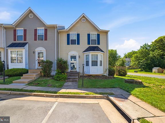 3rd image of 1111 Kings Crest Dr