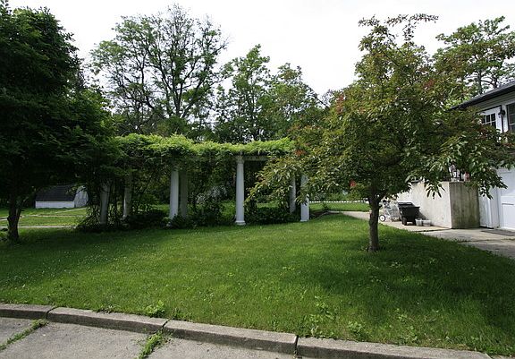 3rd image of 47 S Westmore Ave