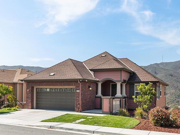 2nd image of 137 Elderberry Ln