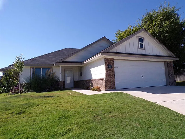 112 Rylee Rd — Photo 1
