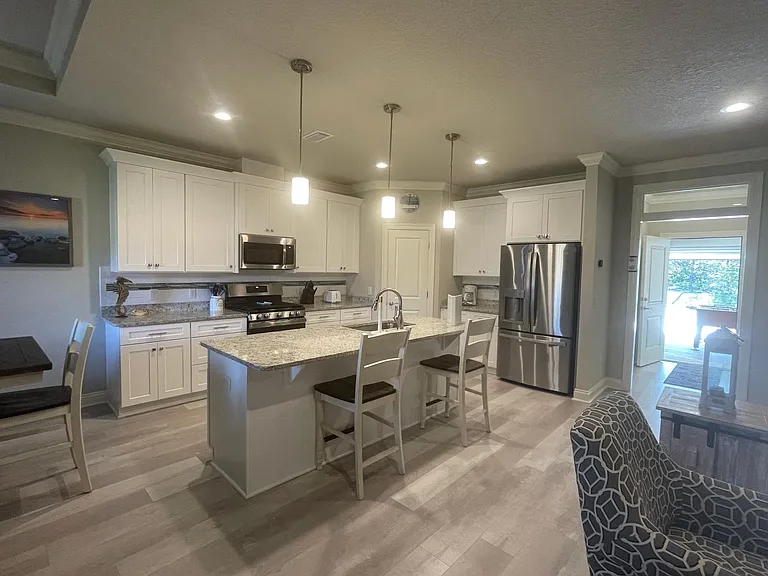 1811 Medlin Ct — Photo 9