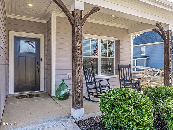 4th image of 541 Abbey Road