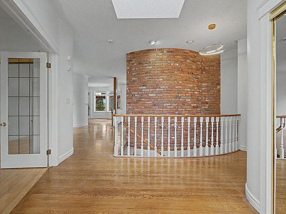 4th image of 485 Regency Dr