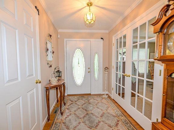3rd image of 5117 Sherry Ln