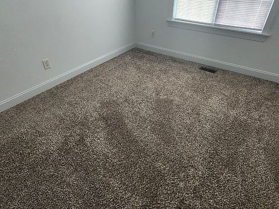 4th image of 411 Landing Place Dr