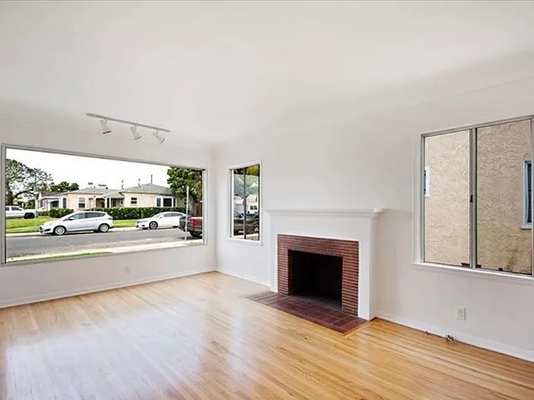 6222 W 85th Pl — Photo 8