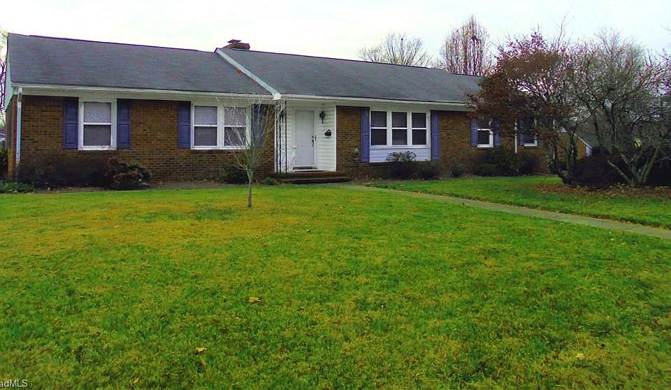 1st image of 2923 W Cornwallis Dr