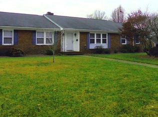 2923 W Cornwallis Dr, Greensboro, NC 27408