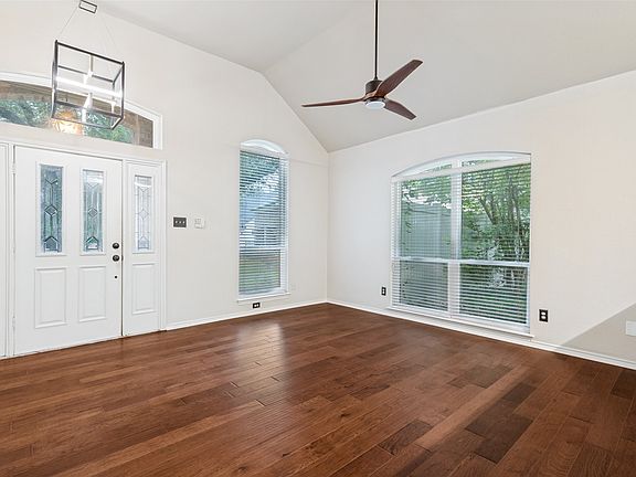 3rd image of 2616 Greencastle Ln