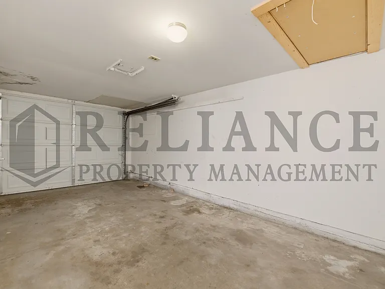 2151 S Green St — Photo 28