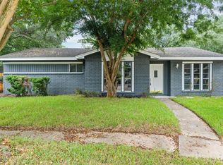6902 Oak Bough Dr, Houston, TX 77088