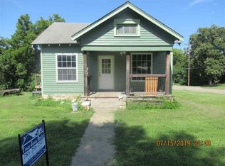 317 N B St, Herington, KS 67449