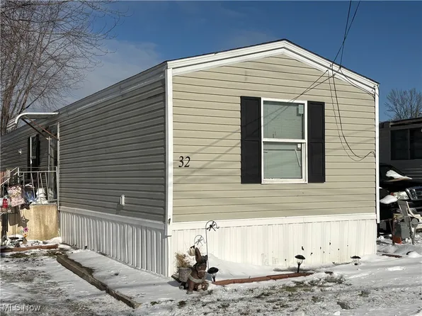 32 Eddy Rd, Madison, OH 44057