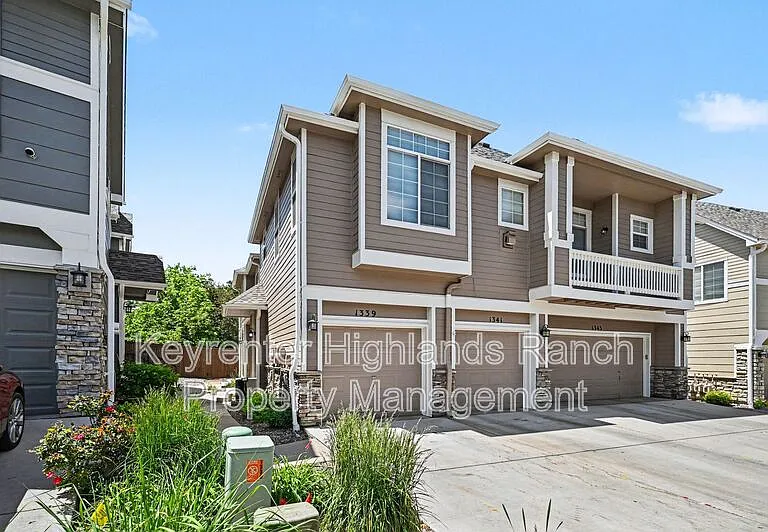 1339 Carlyle Park Cir — Photo 1