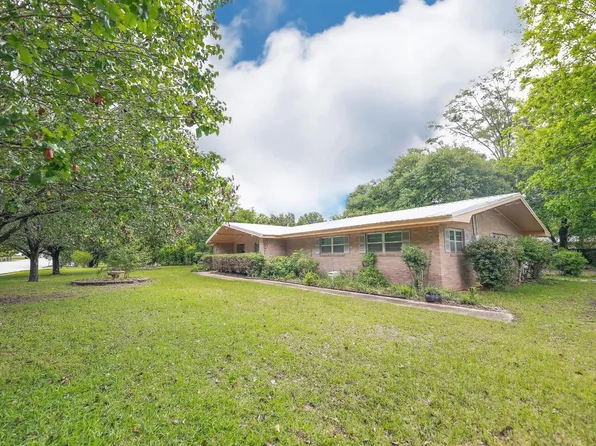 407 S Main St, Junction City, LA 71256