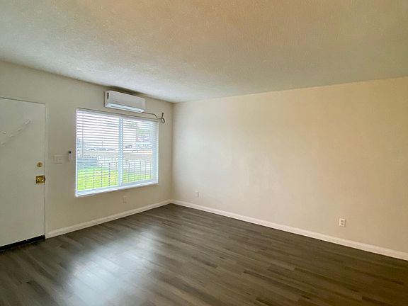 4th image of 360 Millar Ave #D