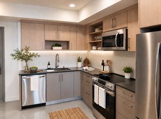 2450 S Barrington Ave #207, Los Angeles, CA 90064