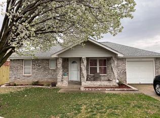 940 NW 15th St, Moore, OK 73160