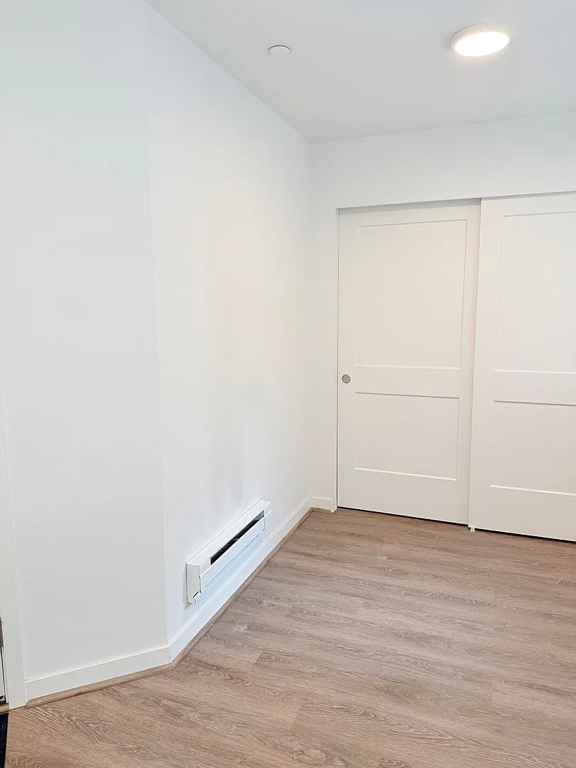 Modern Bellevue Townhome with Private Top-Floor Loft Suite & Rooftop Deck — Photo 2