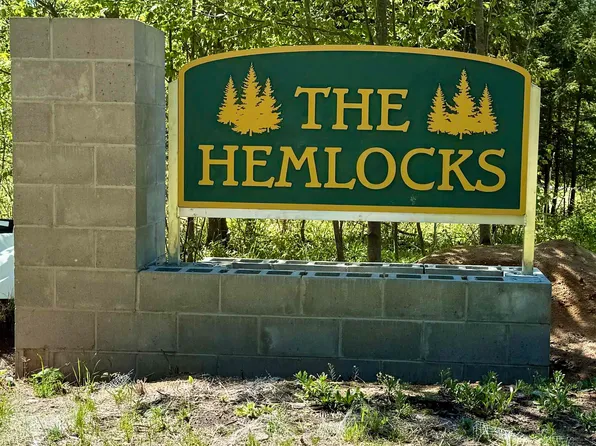 8787 Hemlock Hill Dr #14, Traverse City, MI 49685