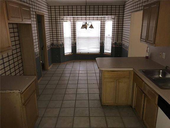 2nd image of 209 Sunrise Dr