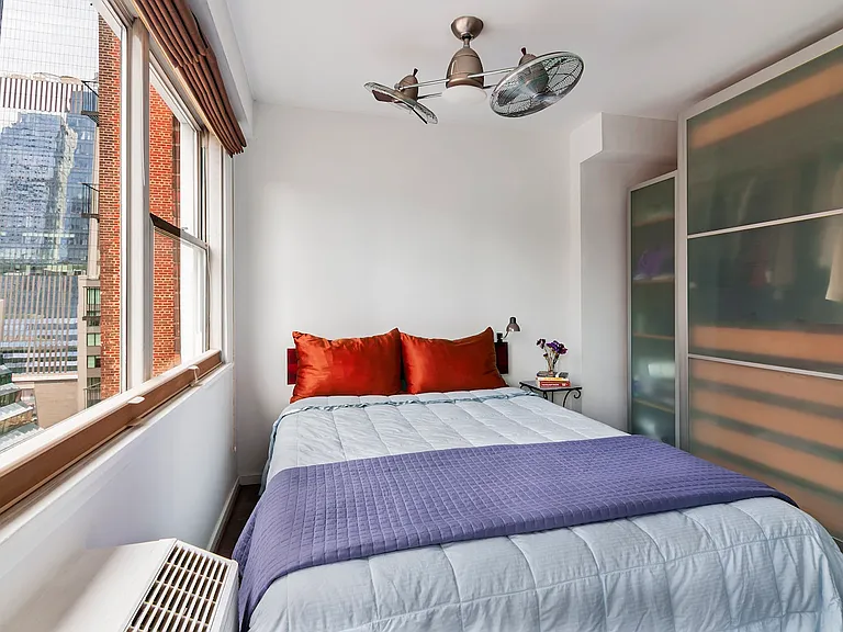 430 W 34th St #16A — Photo 6