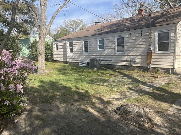 4th image of 2313 E 40th St