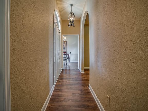 5th image of 16203 Belmont Ave