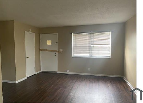 3rd image of 1927 Homeridge Dr