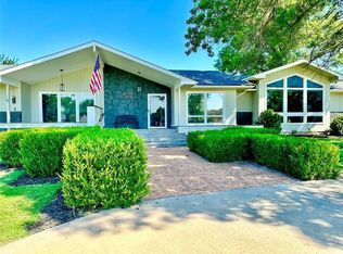 322 Hillside Dr, Chanute, KS 66720